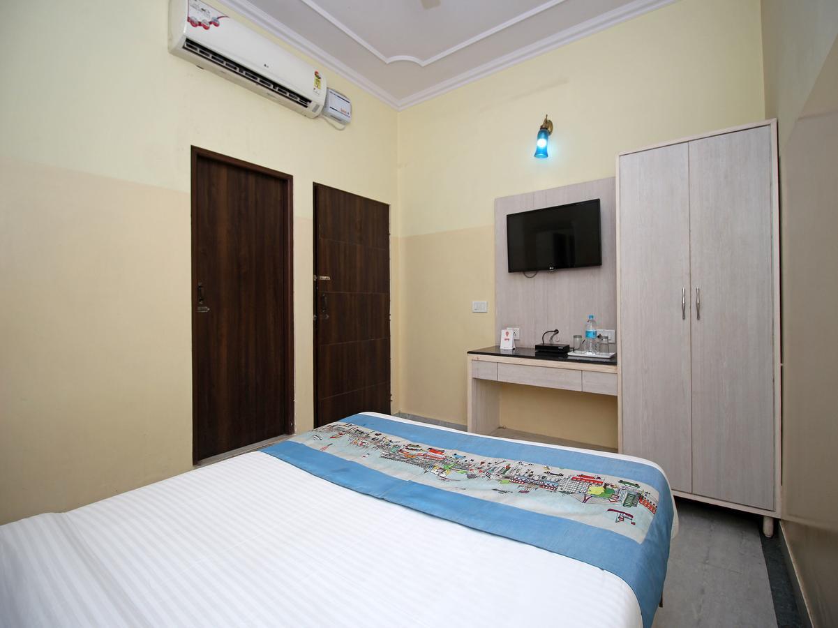 Oyo 1143 Hotel Rdb Palace ชัยปุระ ภายนอก รูปภาพ