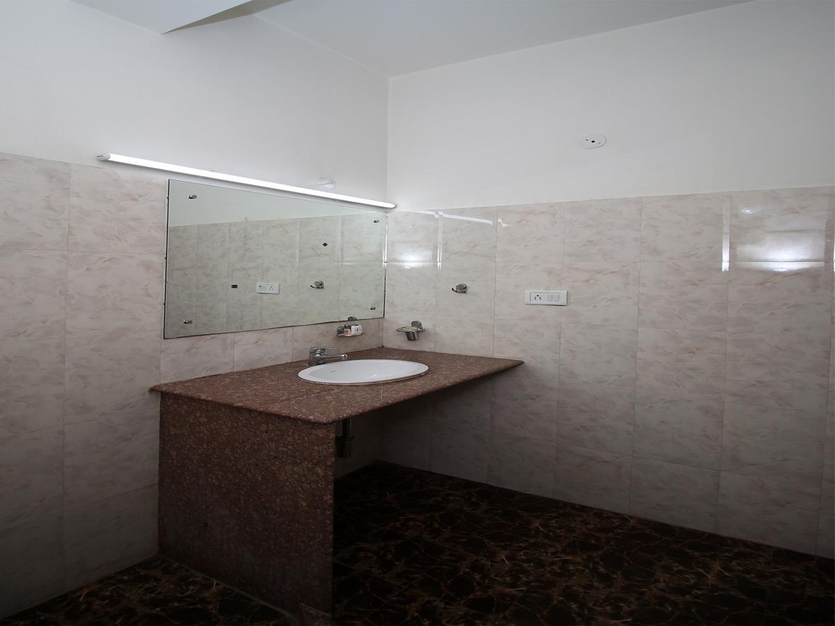 Oyo 1143 Hotel Rdb Palace ชัยปุระ ภายนอก รูปภาพ